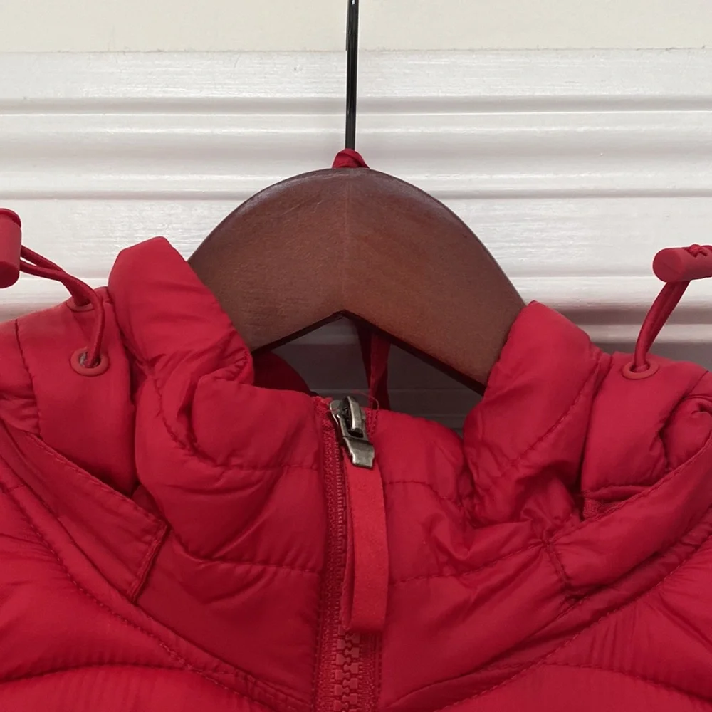 St. Johns Bay packable puffer coat. Medium - Picture 5 of 7